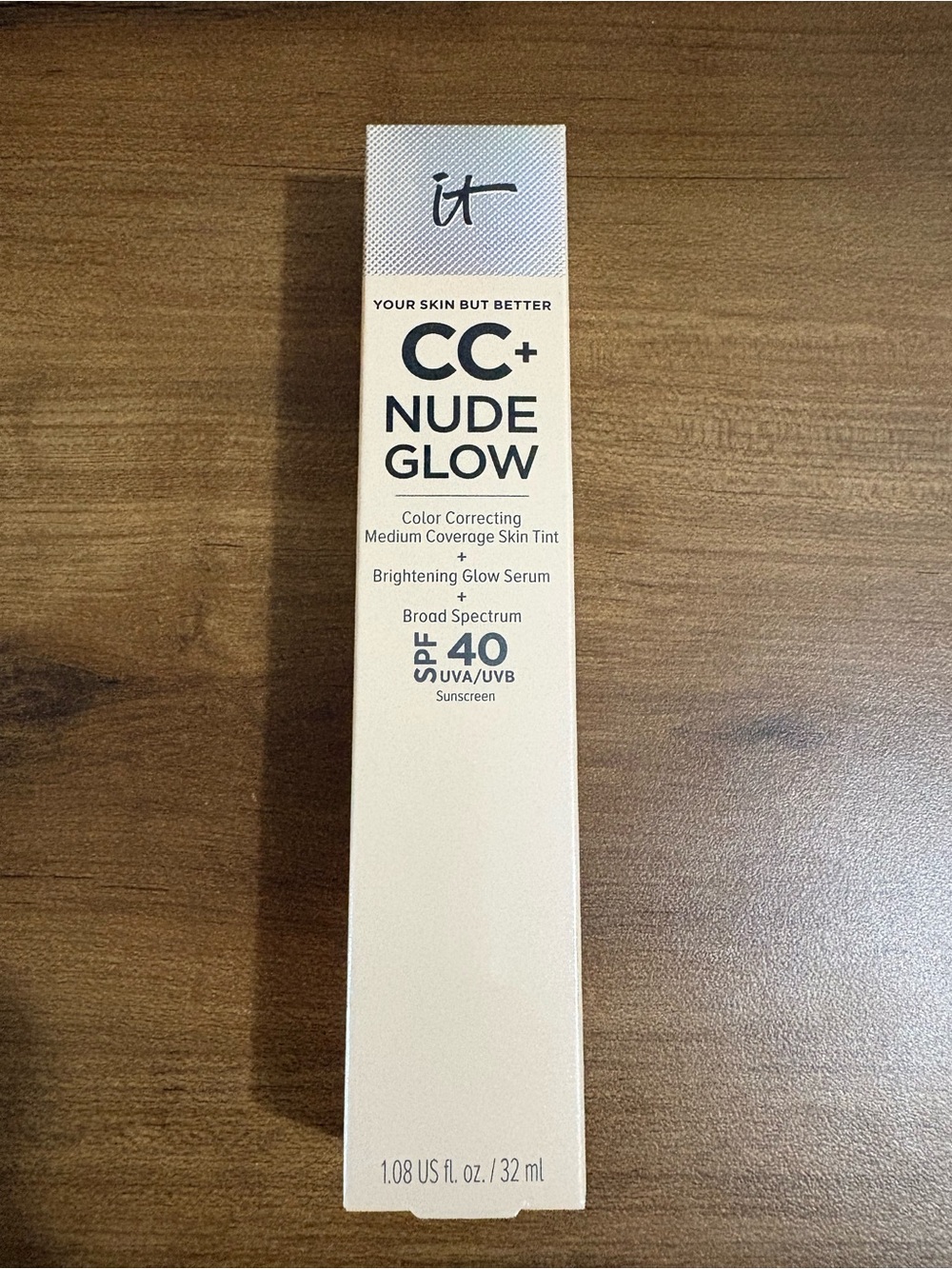 IT Cosmetics CC+ Nude Glow Foundation + Glow SPF 40- Light and Makeup Bag Bundle - Picture 2 of 16